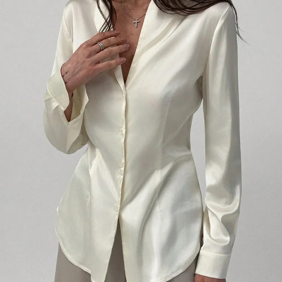 Apricot Casual Women's Waist Cinched Comfortable Satin Collared Cardigan - Picture 5 of 7